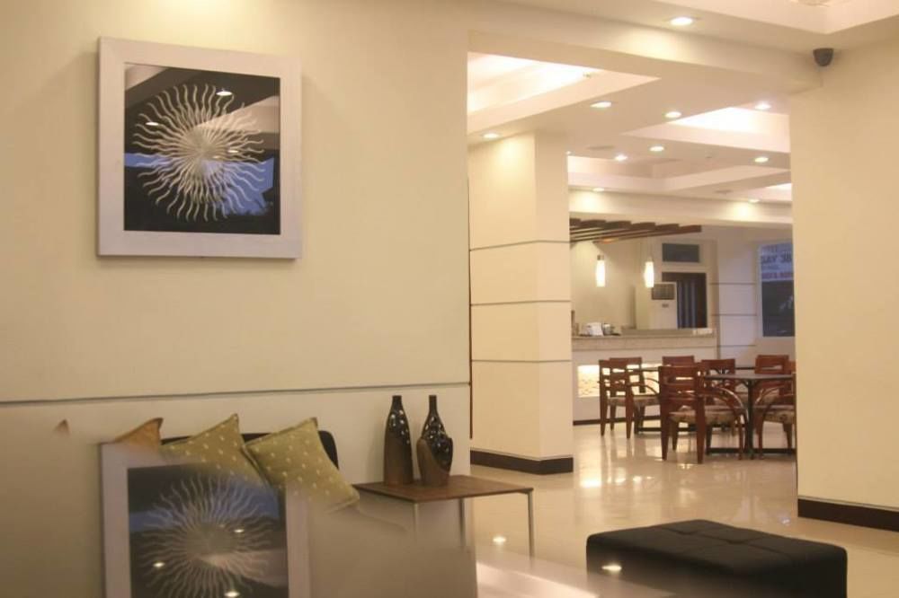 Negrense Suites Bacolod Eksteriør billede