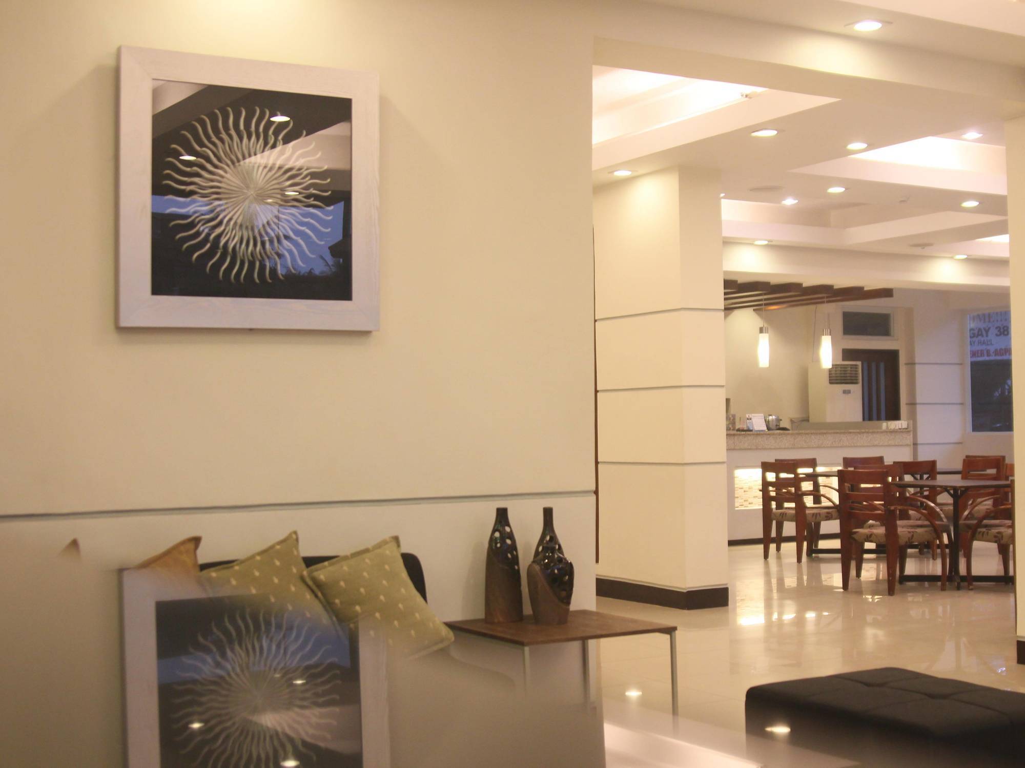Negrense Suites Bacolod Eksteriør billede