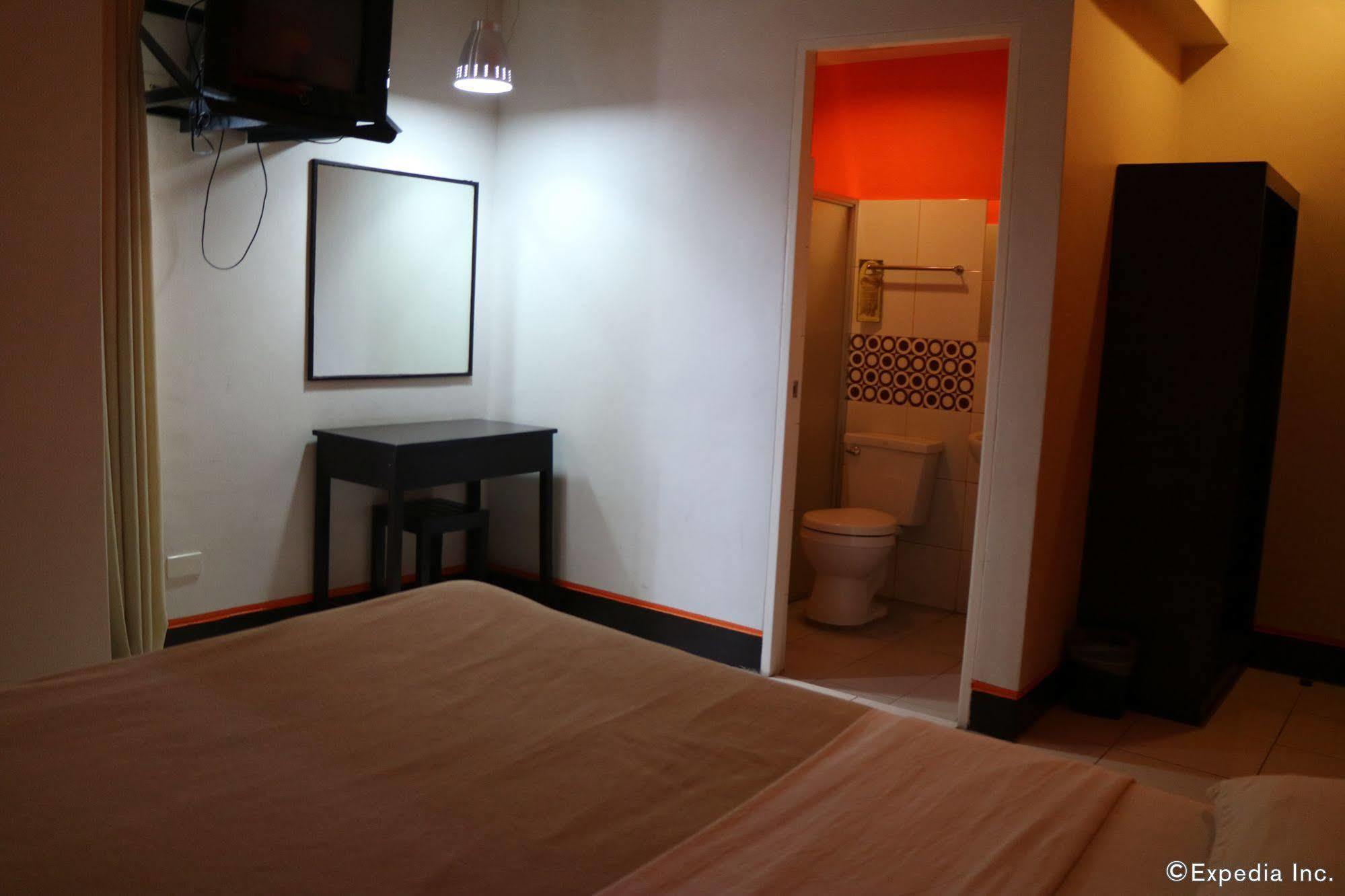 Negrense Suites Bacolod Eksteriør billede