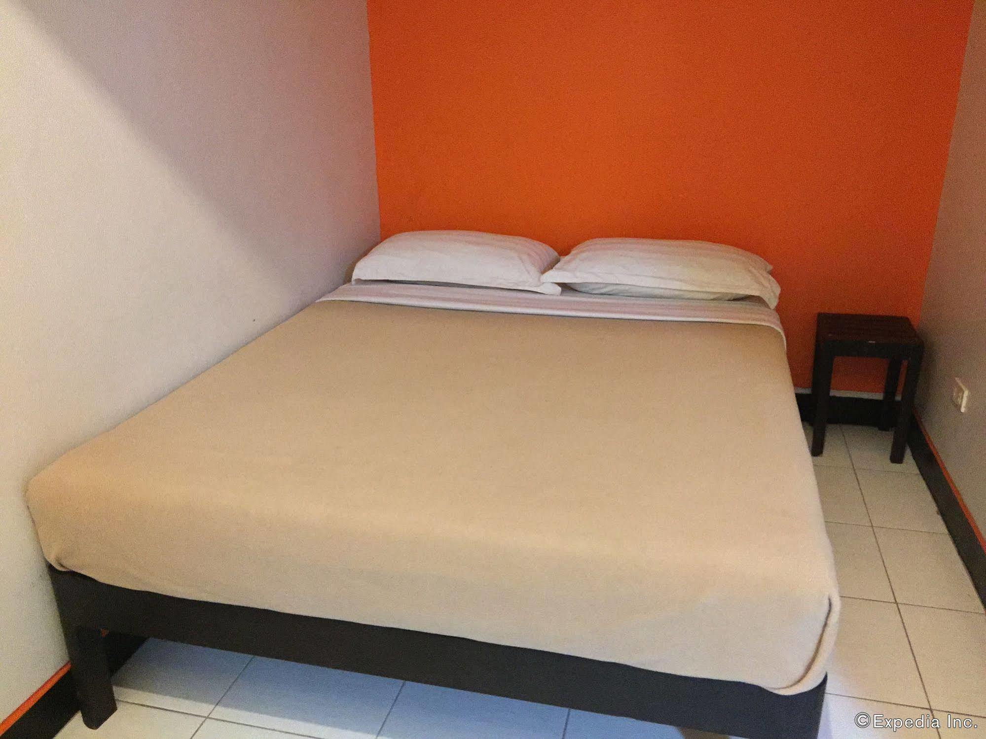 Negrense Suites Bacolod Eksteriør billede