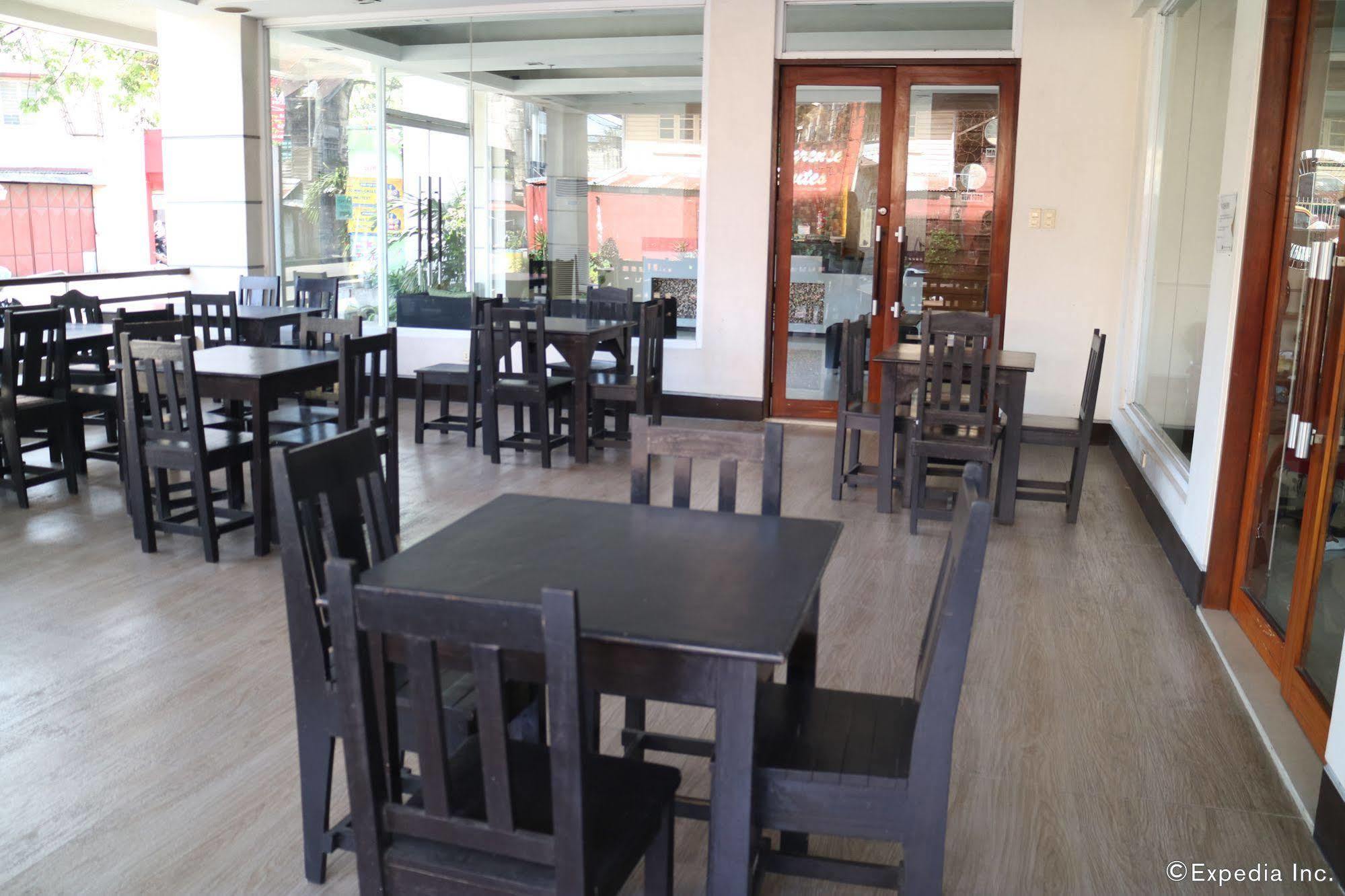Negrense Suites Bacolod Eksteriør billede