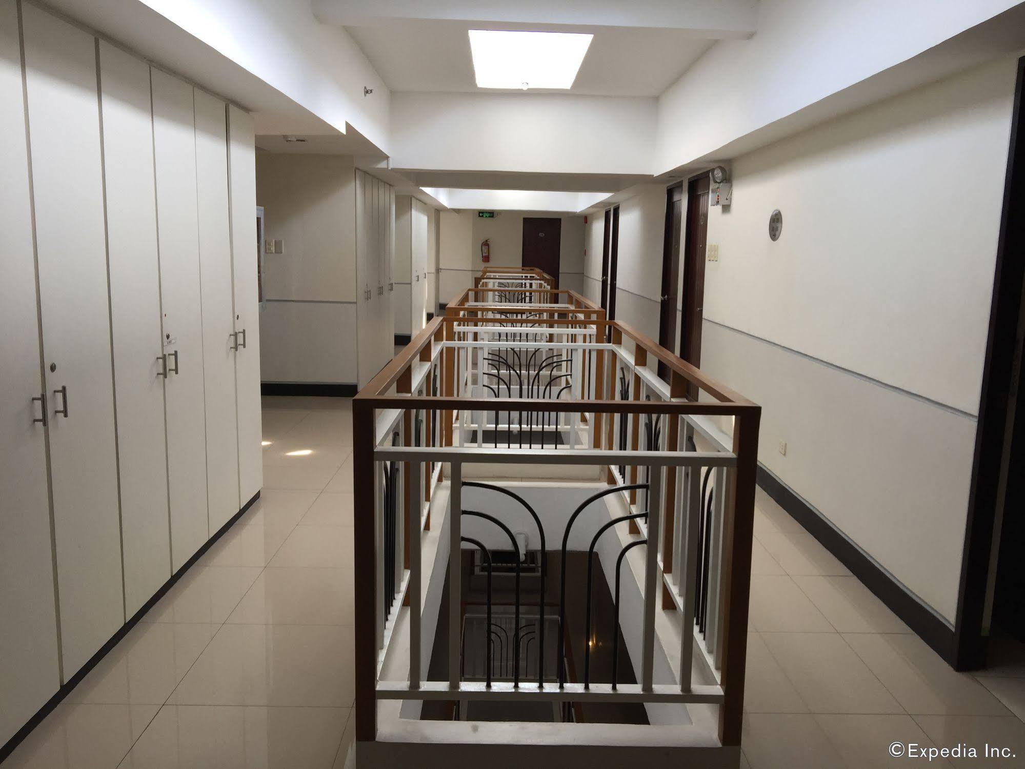 Negrense Suites Bacolod Eksteriør billede