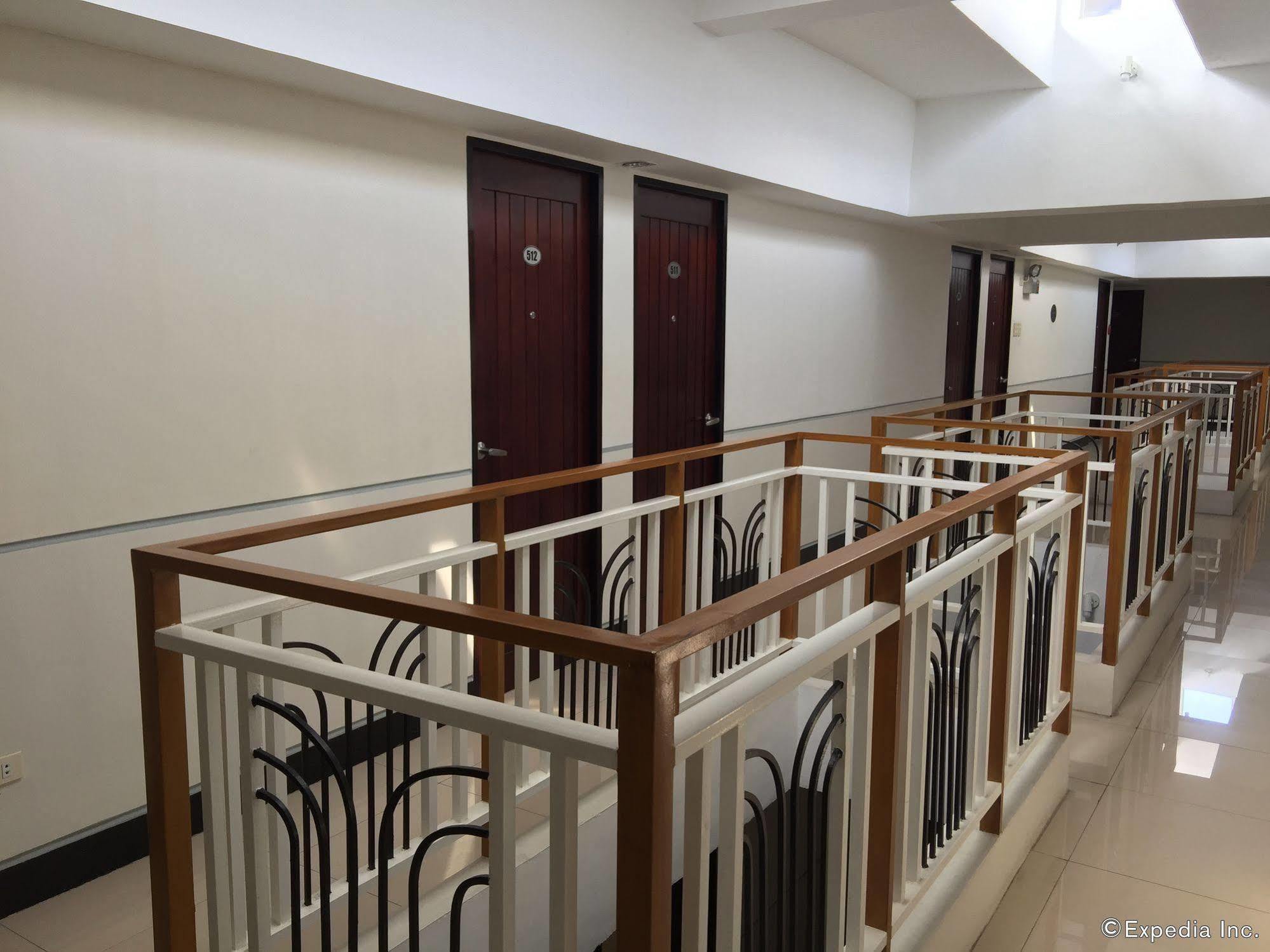 Negrense Suites Bacolod Eksteriør billede