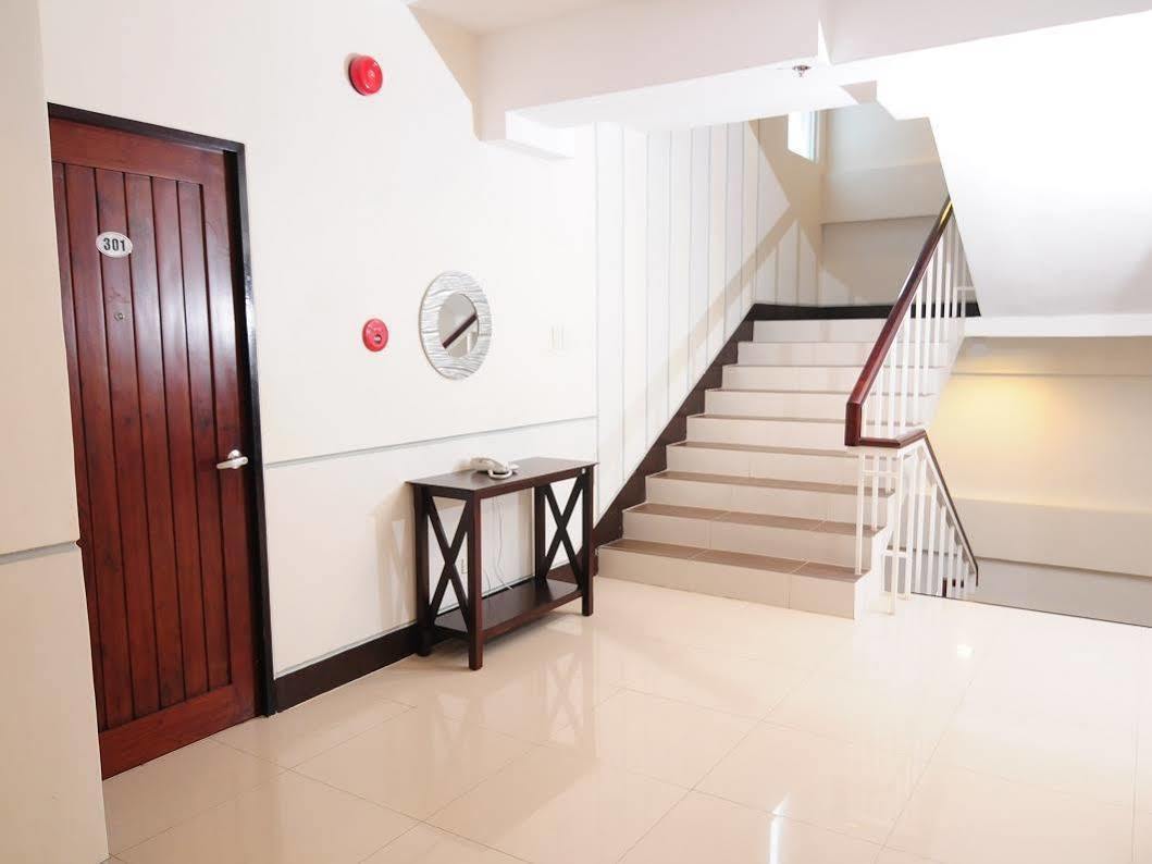 Negrense Suites Bacolod Eksteriør billede